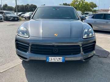 Porsche Cayenne - 2