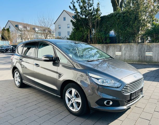 Ford S-Max S-MAX Titanium