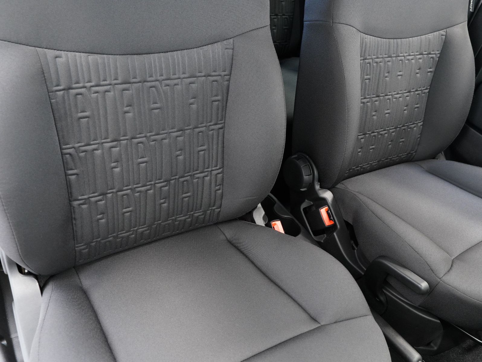 Fahrzeugabbildung Fiat 500 1.0 Mild Hybrid KOMFORT/TECH/NAVI/CARPLAY