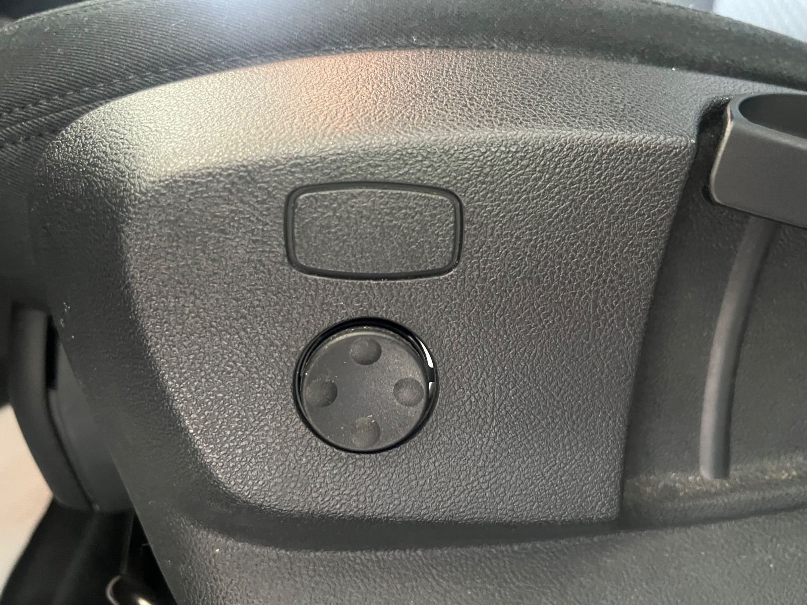 Fahrzeugabbildung BMW X1 sDrive 18 d Advantage *LED*NAVI*SITZHEIZUNG*