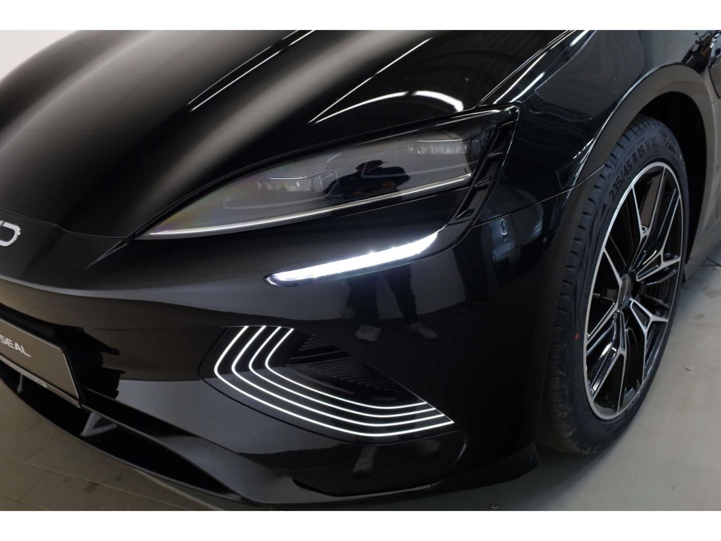 BYD SEAL