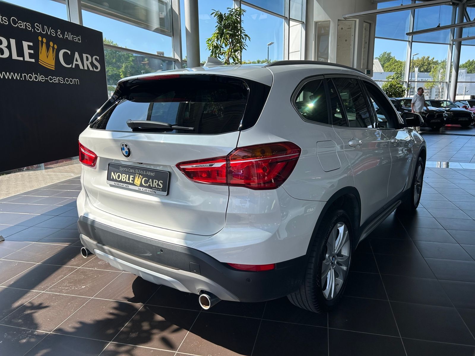 Fahrzeugabbildung BMW X1 sDrive 20 i xLine MEMO LED NAV RFK SHZ 18"