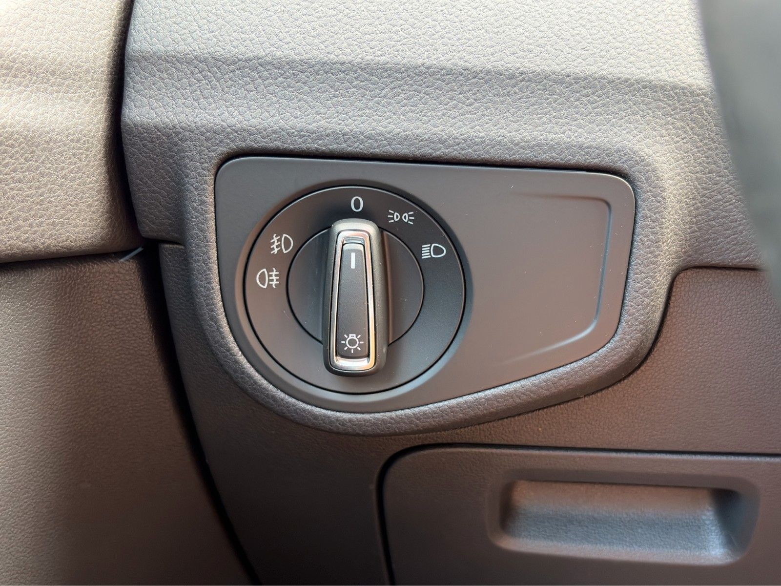 Fahrzeugabbildung Volkswagen Golf Sportsvan Highline*DSG*AHK*Xenon*Alcantara*