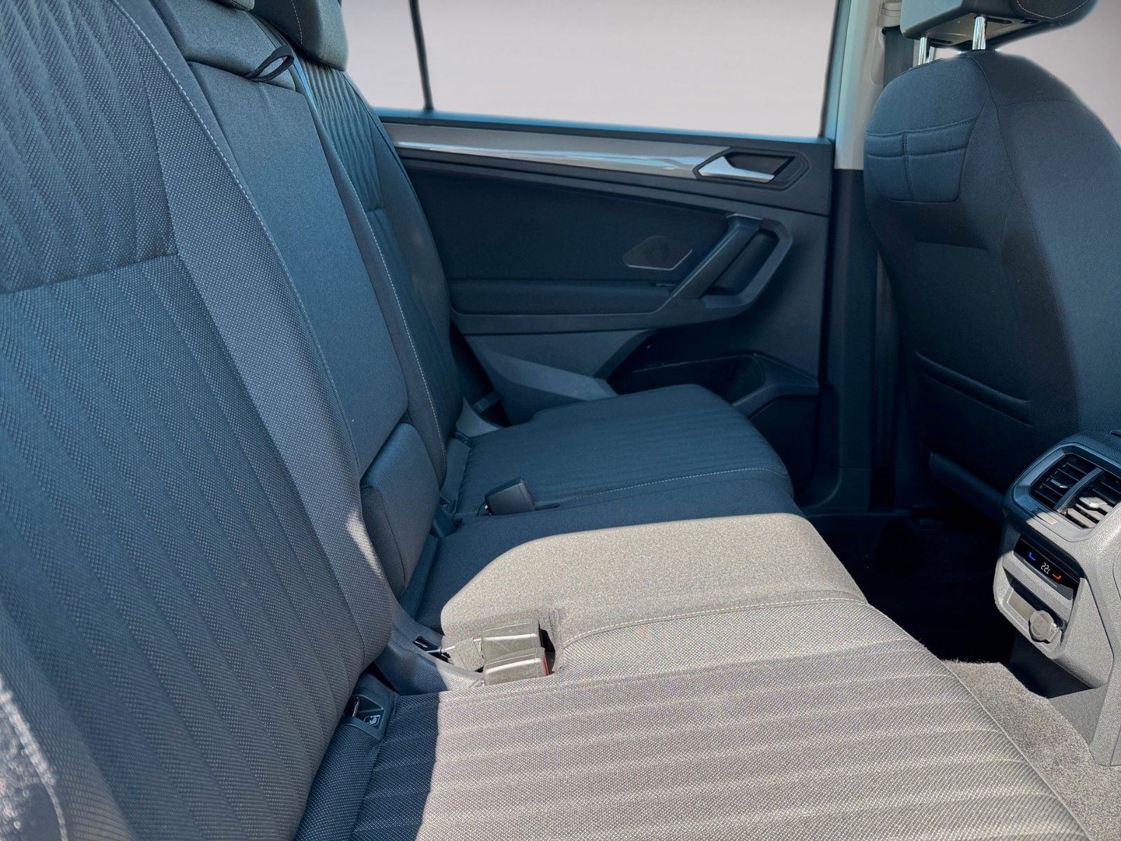 Fahrzeugabbildung Volkswagen Tiguan Allspace Life 1.5 TSI