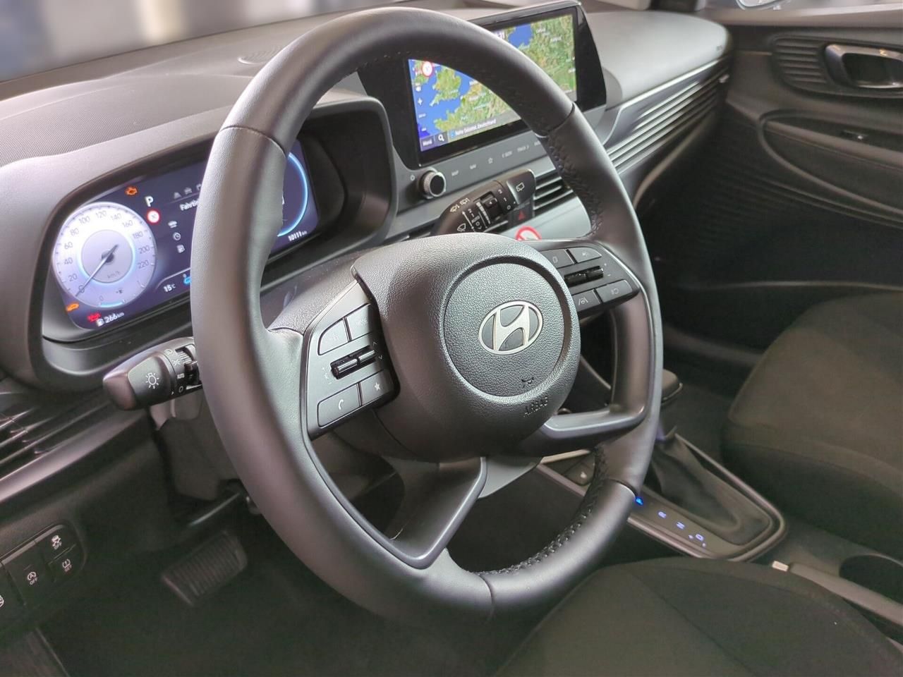 Fahrzeugabbildung Hyundai i20 100PS DCT PRIME BOSE*LED*SHZ*LHZ*NAVI*TOTWIN