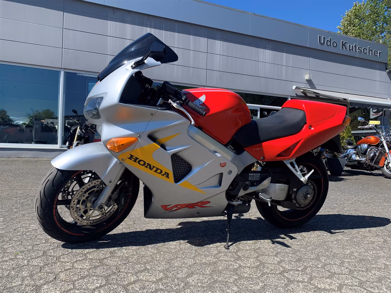 Honda VFR 800 F *50 th Anniversary *Nur 39220 KM*