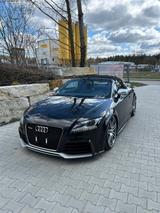 Audi TT RS Roadster 2.5 TFSI S tronic quattro - - Audi TT RS mit Benzin-Antrieb: Automatik