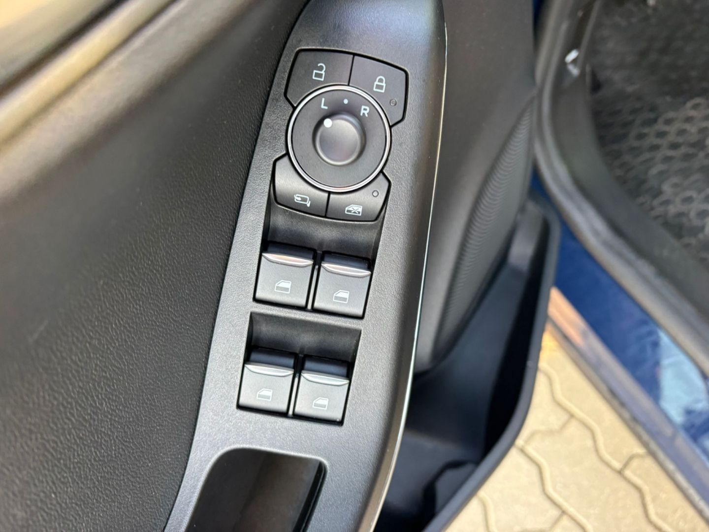 Fahrzeugabbildung Ford Puma ST-Line X B&O Kamera PDC Tempomat Navi