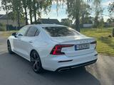 Volvo S60 T8 Recharge AWD Geartronic Inscription R... - Volvo S60 R mit Hybrid-Antrieb (Benzin/Elektro)