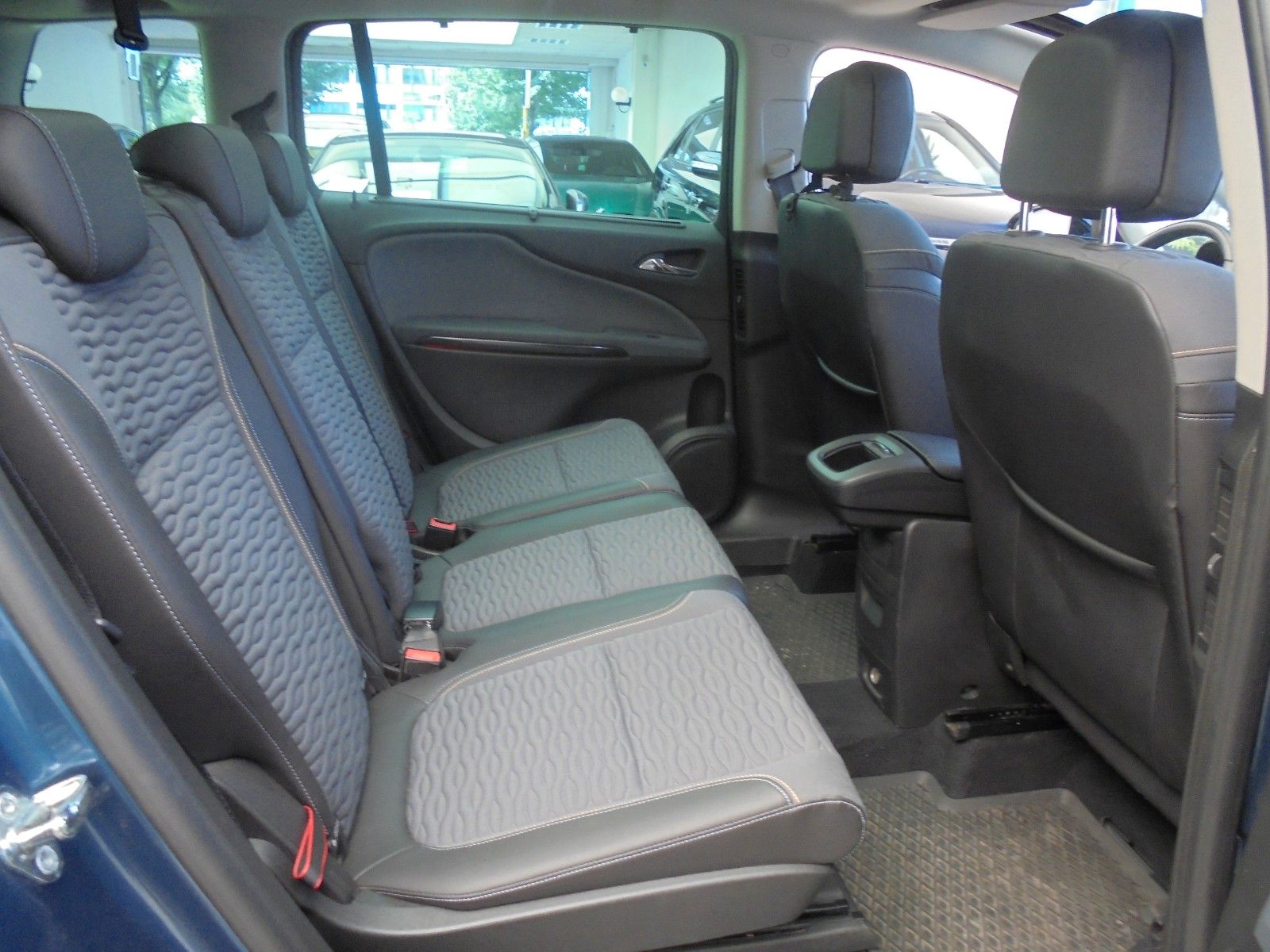 Fahrzeugabbildung Opel Zafira C Tourer/7-Sitzer/Vollausstattung/2.Hand