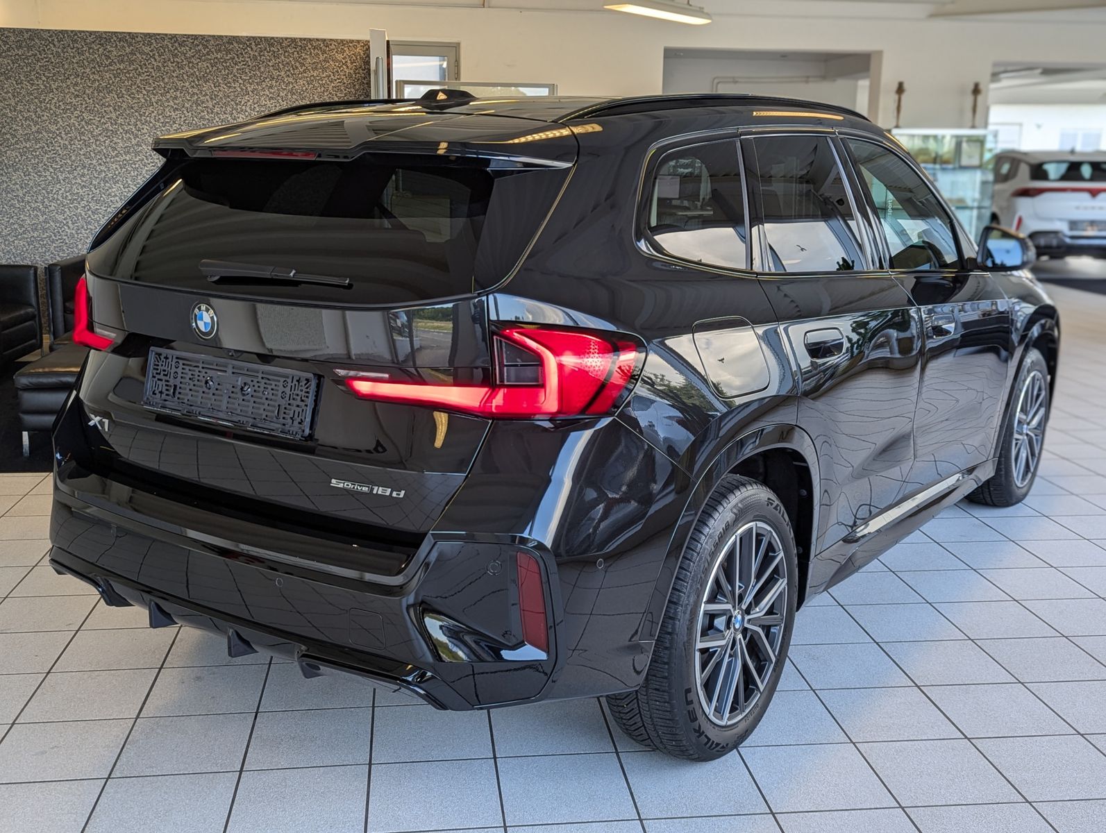 BMW X1 18 d M-Sport Pano Premium-Travel-Paket AHK - Image 7