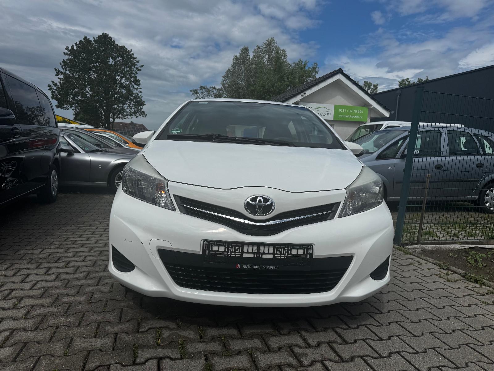 Toyota Yaris Life