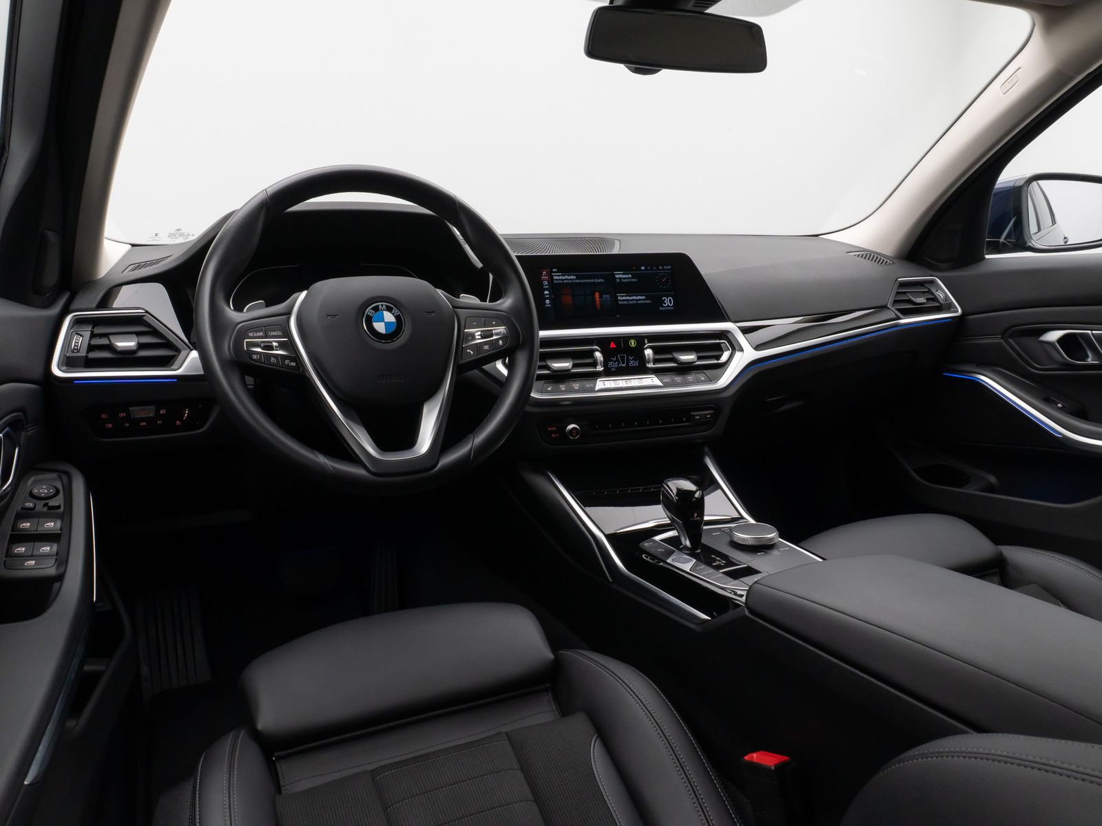 Fahrzeugabbildung BMW 320d Sport Line DAB HiFi PDC Geschwindigkeitsreg