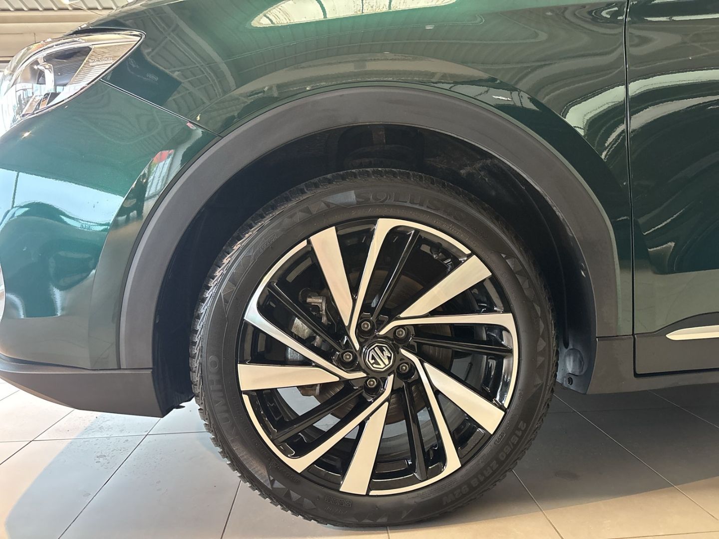 Fahrzeugabbildung MG ZS 1.5 Hybrid+ 145 kW Luxury AHK GJR Navi 360 Ka