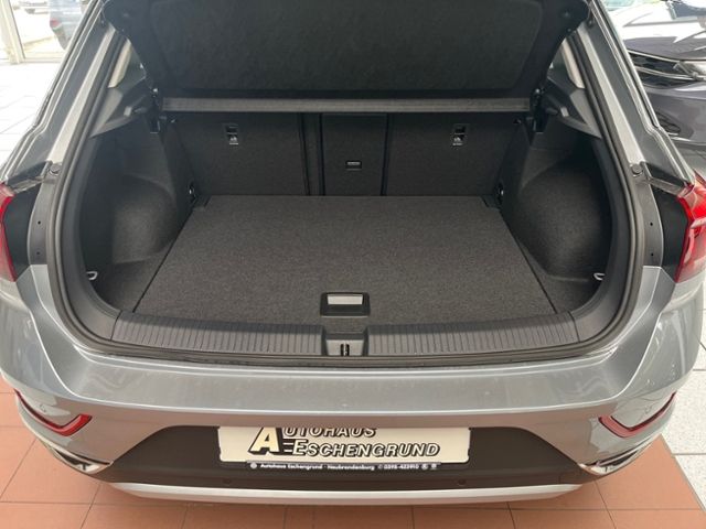 Fahrzeugabbildung Volkswagen T-Roc 1.5 TSI DSG STYLE AHK IQ.DRIVE GJR ANSCHLU