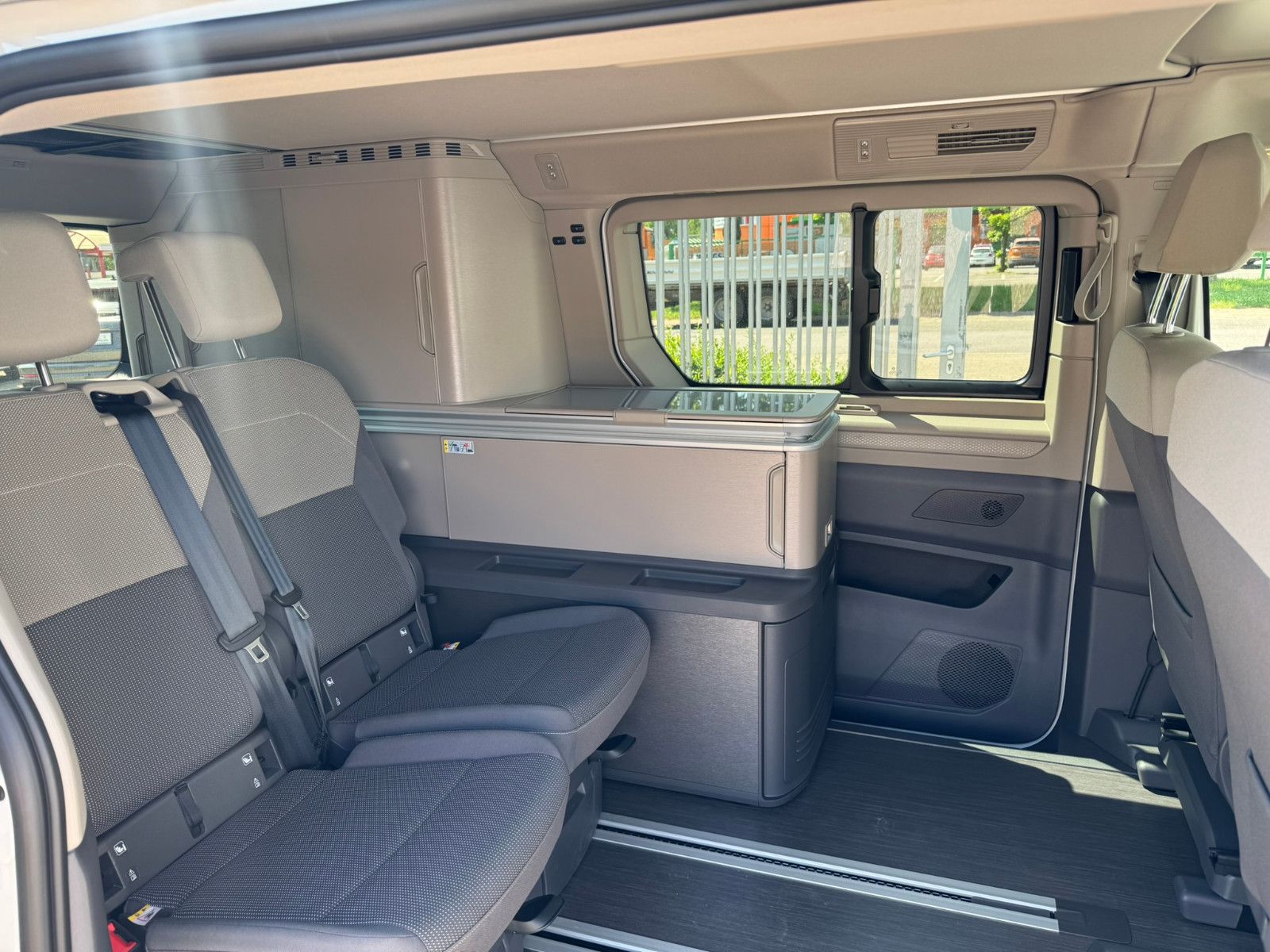 Fahrzeugabbildung Volkswagen T7 California Coast 2.0 TDI DSG Navi AHK