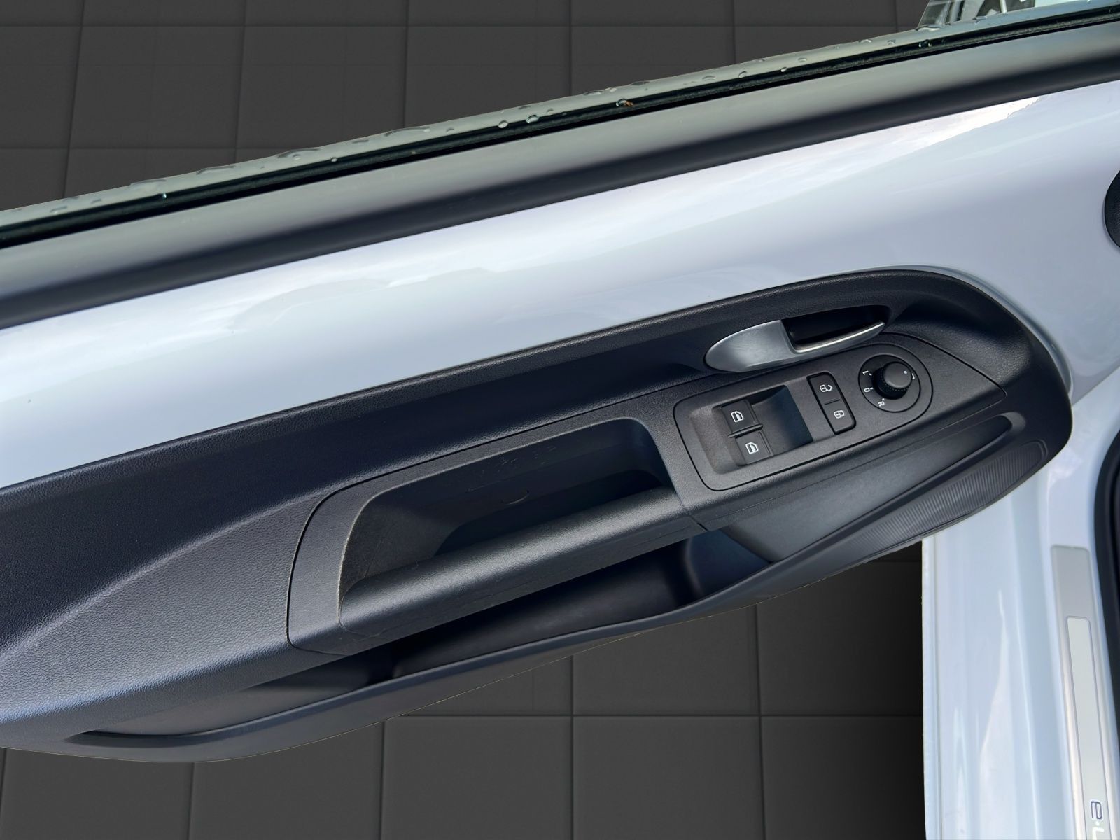 e-up! "Style"  61 kW (83 PS) 1-Gang-Automatik