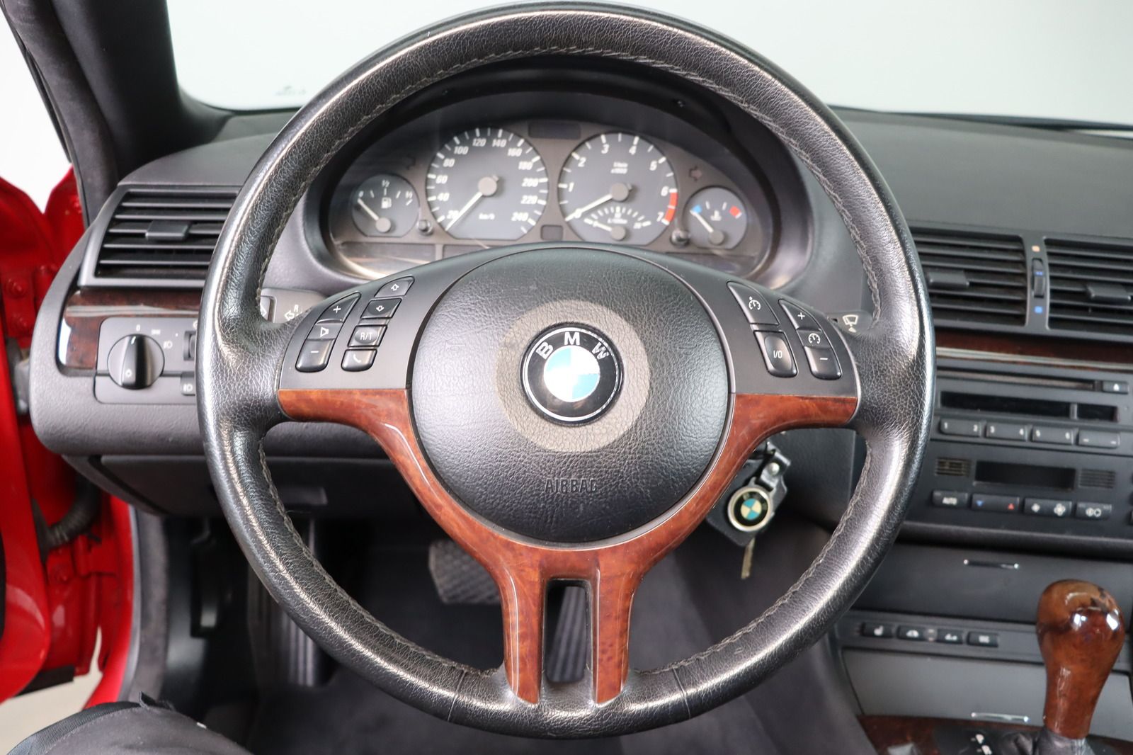 Fahrzeugabbildung BMW 323 Ci Cabrio Sitzhzg. * Leder * Klimaautom.