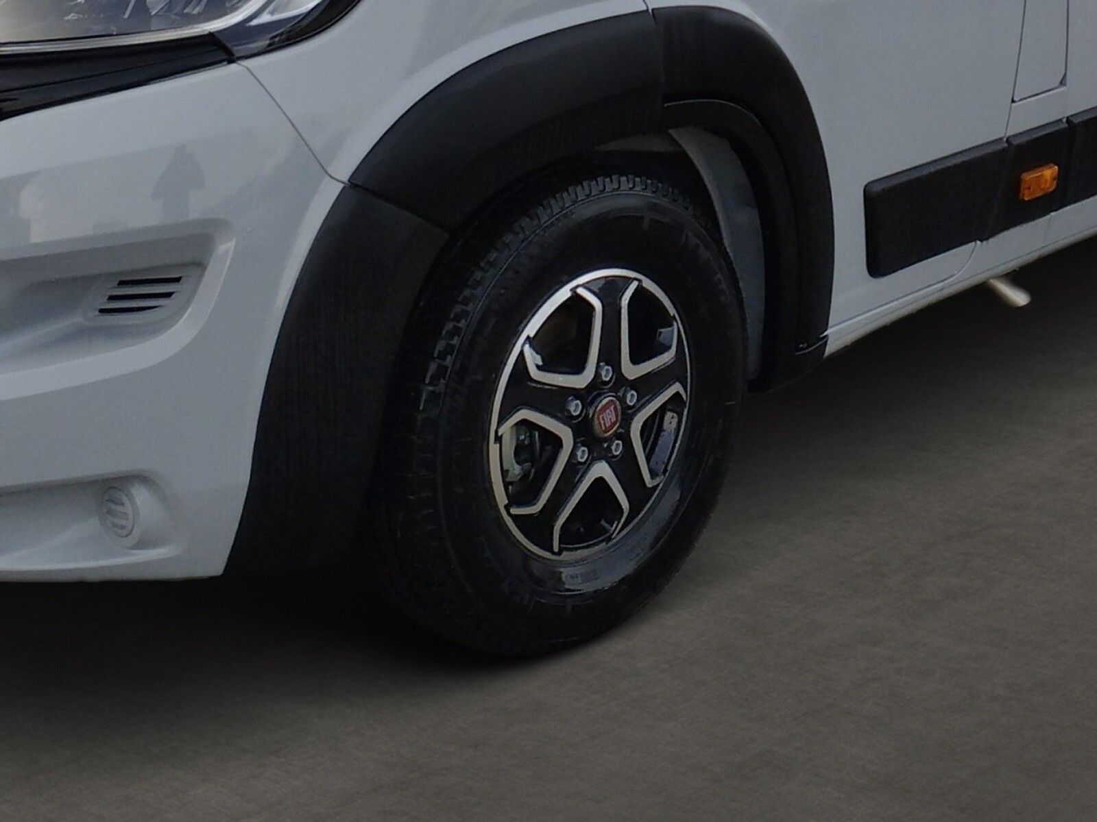 Fahrzeugabbildung Eura Mobil Van V 635 EB Klimaauto., Solar, Fahrassistenzpak