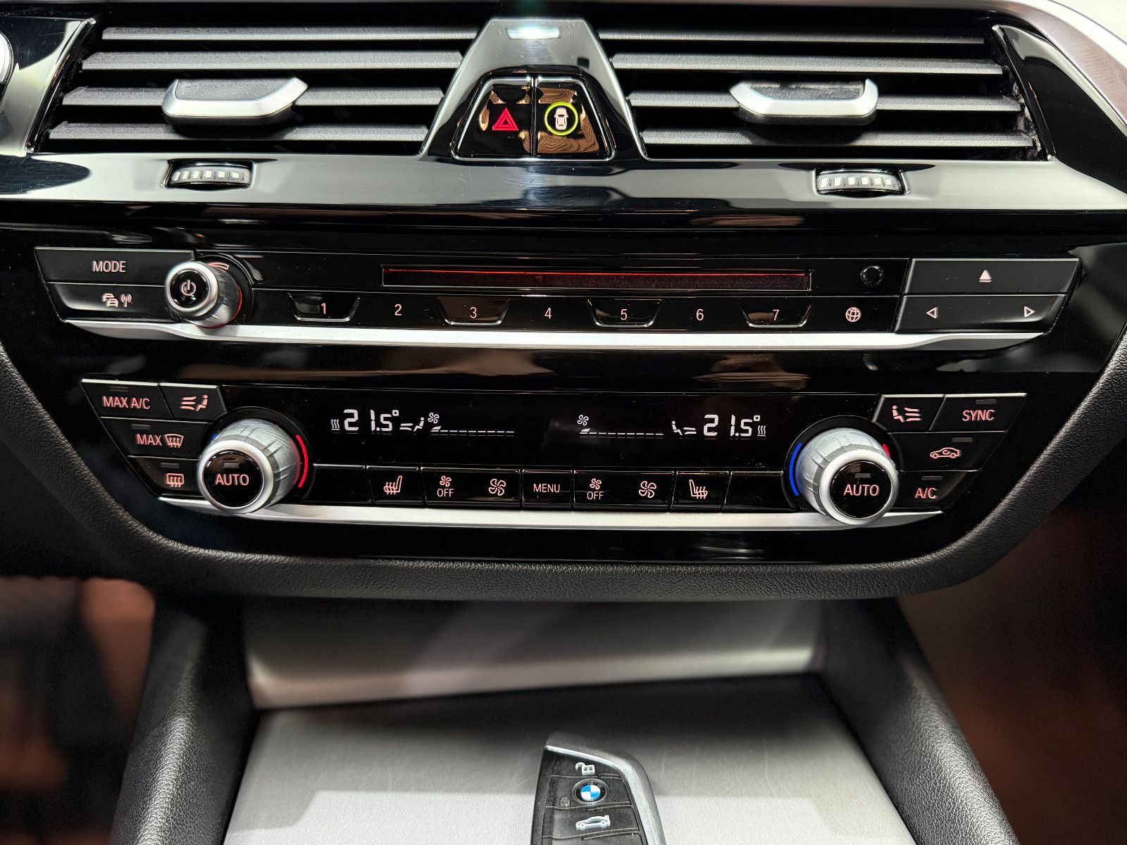 Fahrzeugabbildung BMW 530I Limousine|Driving Assistant|NAVI|PDC