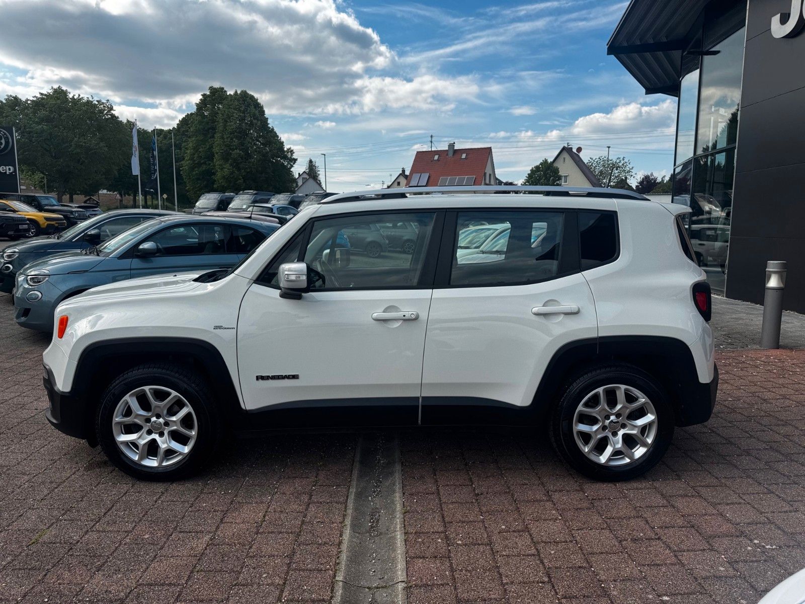 Fahrzeugabbildung Jeep Renegade Limited FWD Automatik Navi Kamera Sitzh