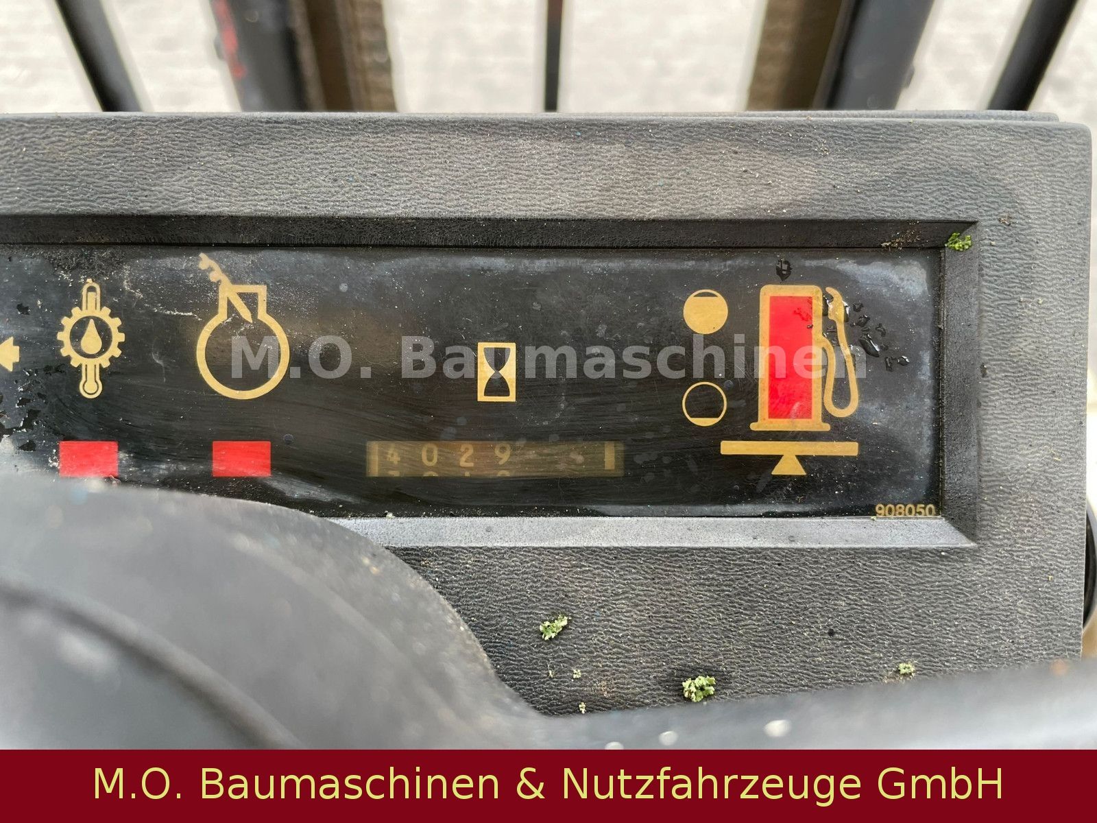 Fahrzeugabbildung CAT V 50 D / Duplex / Zwillingsbereift