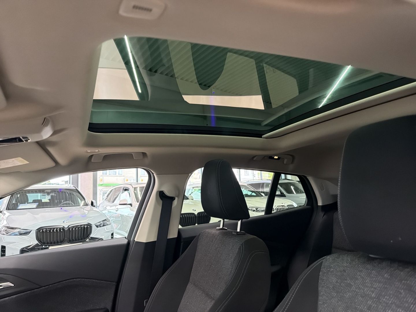 BMW X2 sDrive20i AUTOMATIK 18''NAVI LED ALARM AHK PA foto 19