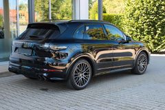 PORSCHE Cayenne / SPORT DESIGN PAKET / BOSE / MEMORY