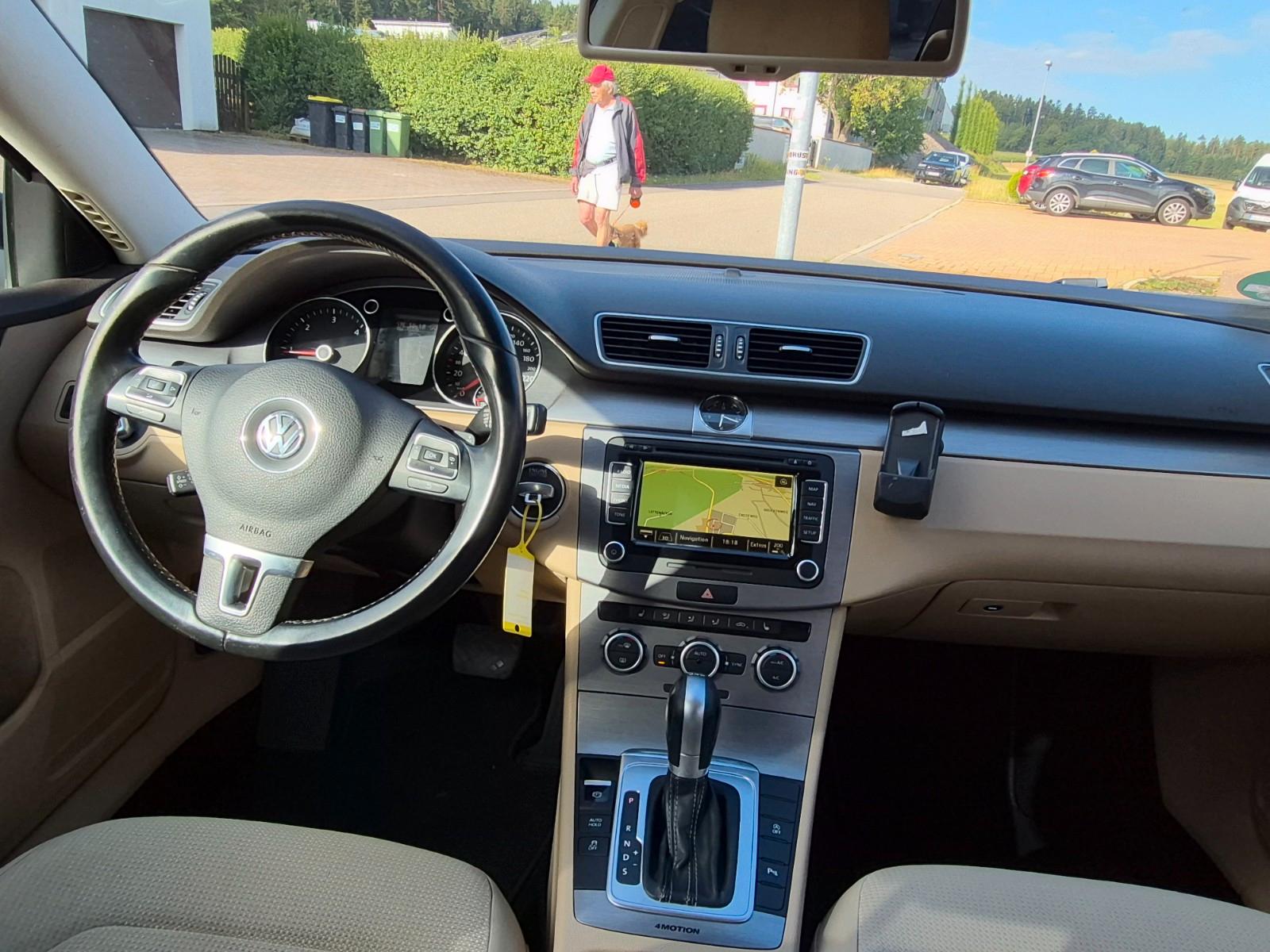 Volkswagen Passat 2014 — photo 10