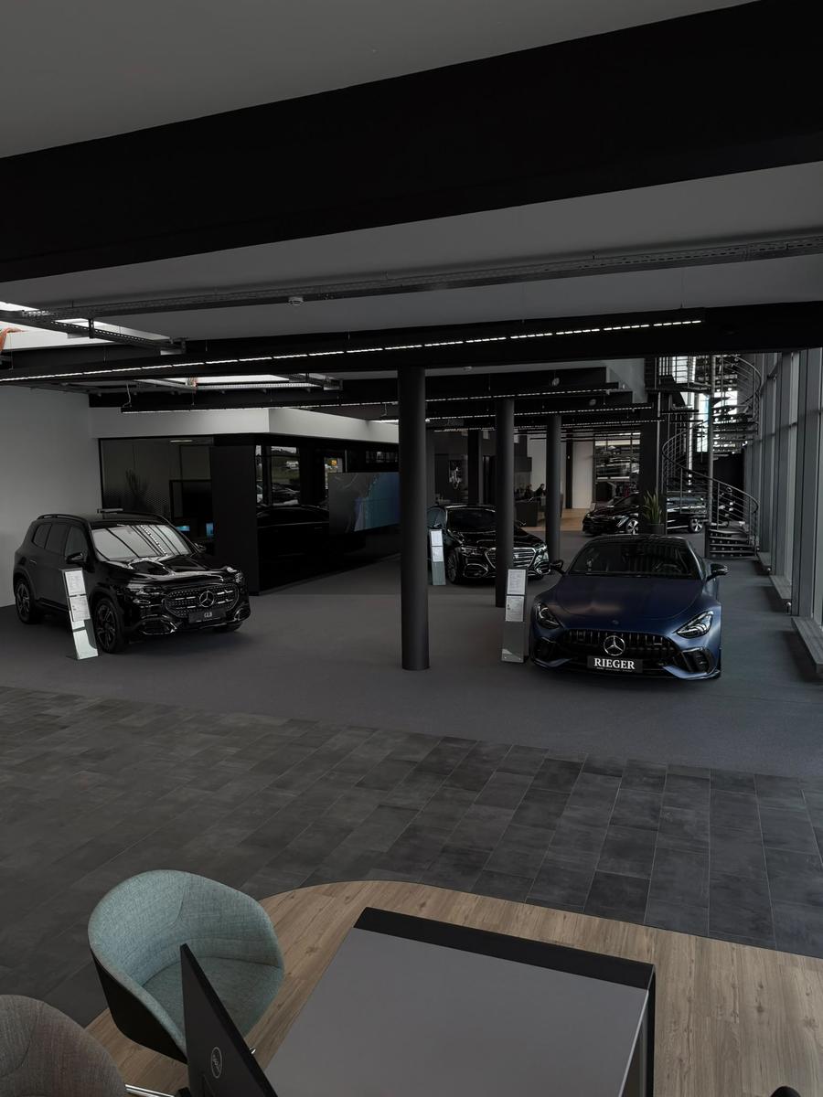 showroom-image-bottom