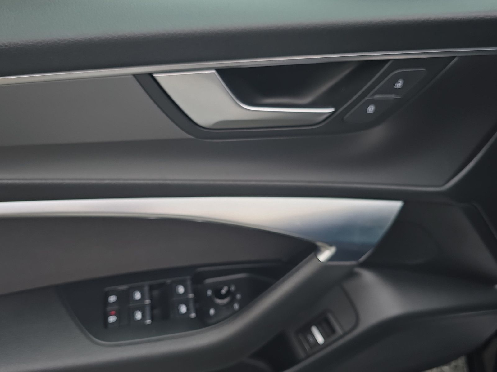 Fahrzeugabbildung Audi A6 Avant 40 TDI LED+KAMERA+NAVI+PDC+AHK+SHZ