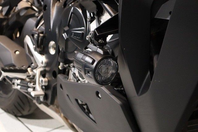 Fahrzeugabbildung BMW S1000XR Style Triple Black