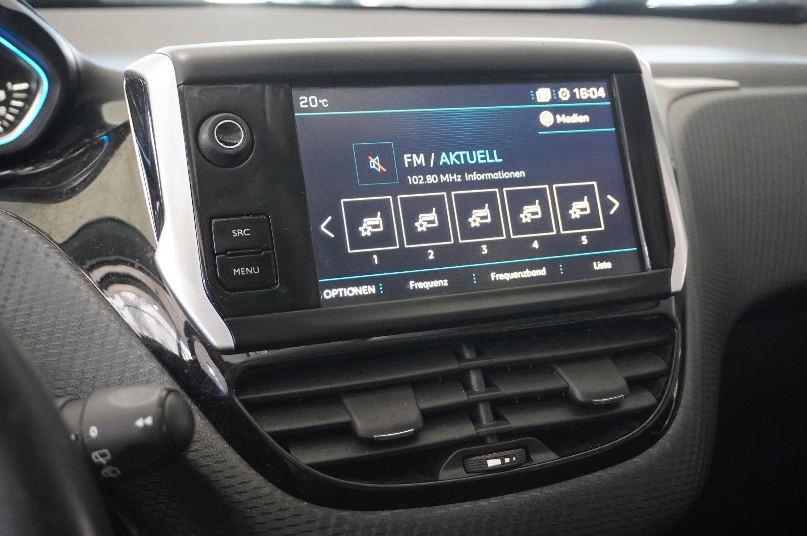 Fahrzeugabbildung Peugeot 2008 1.2 ALLURE NAVI/LED/KAMERA/SHZ/SPORT/TEMP.