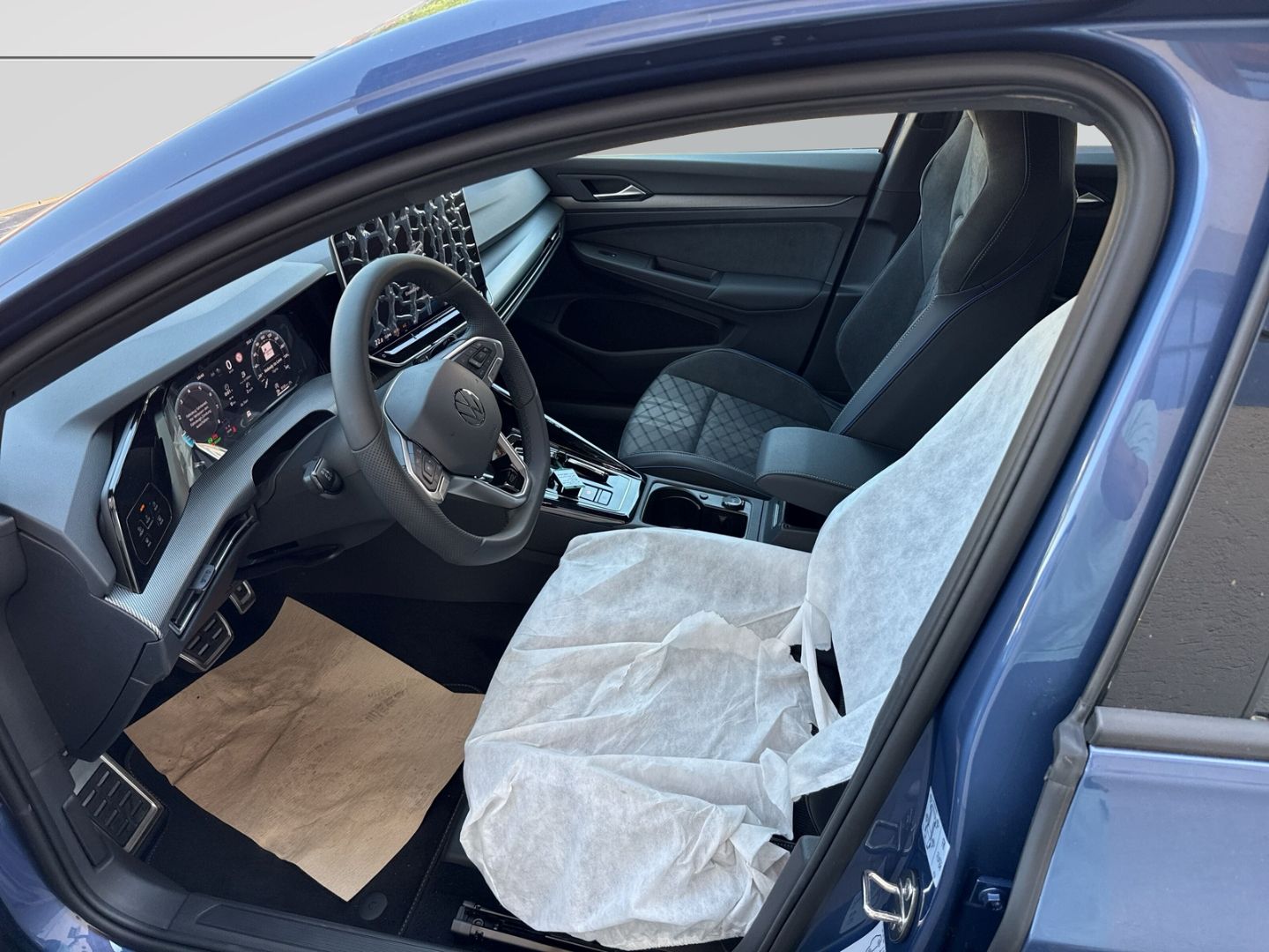 Volkswagen Golf VIII 1.5 eTSI R-Line Sportpaket HUD Navi Di foto 5