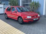 Volkswagen Golf IV 1. Hand, Klima, Top gepflegt - Volkswagen Golf aus 2001: Iv