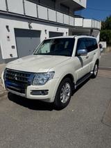 Mitsubishi Pajero 3,2 DI-D 4WD Automatik - - Mitsubishi 7-Sitzer