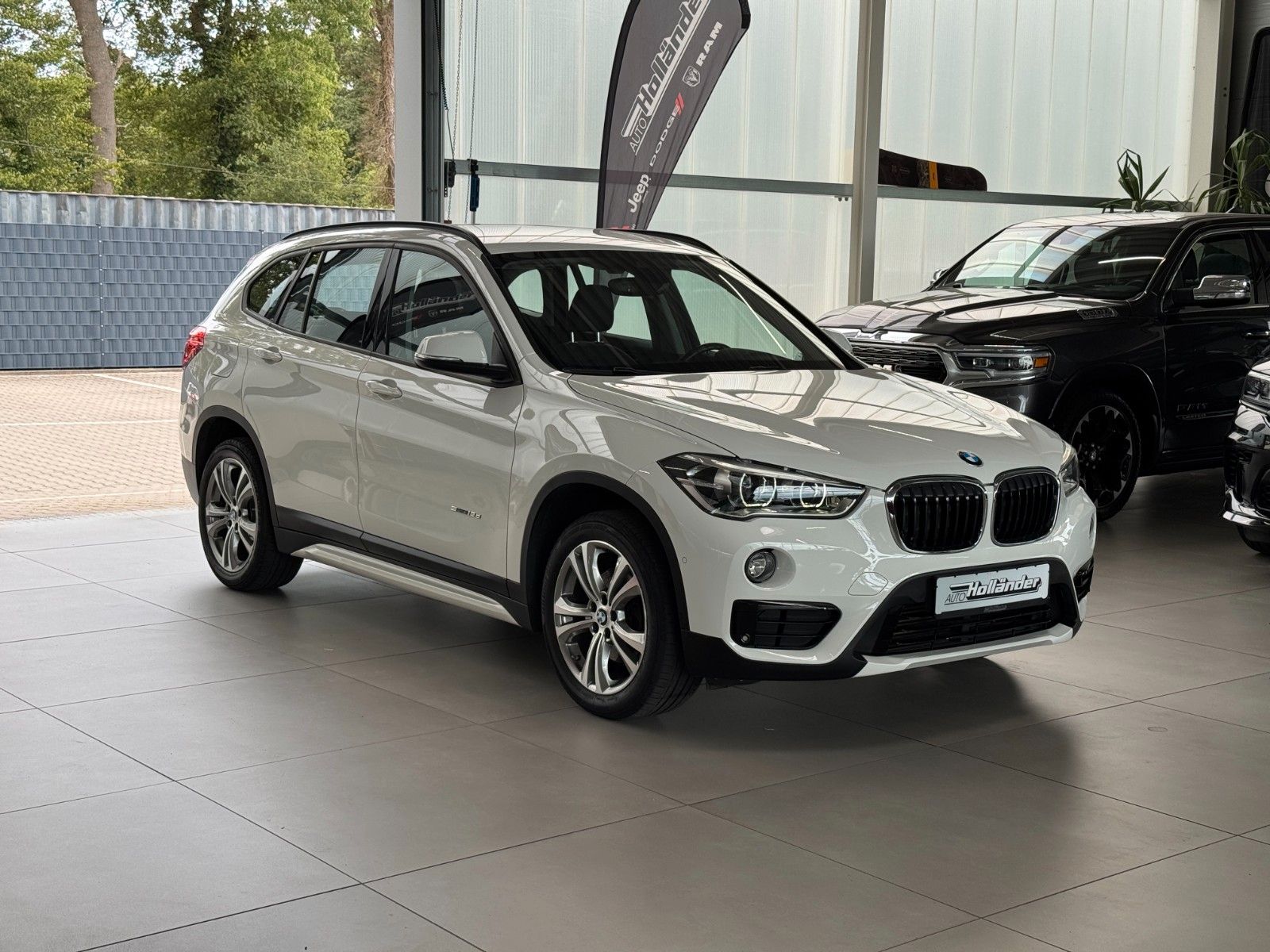 Fahrzeugabbildung BMW X1 18d S Drive Sport Line   "Business-Paket PDC"