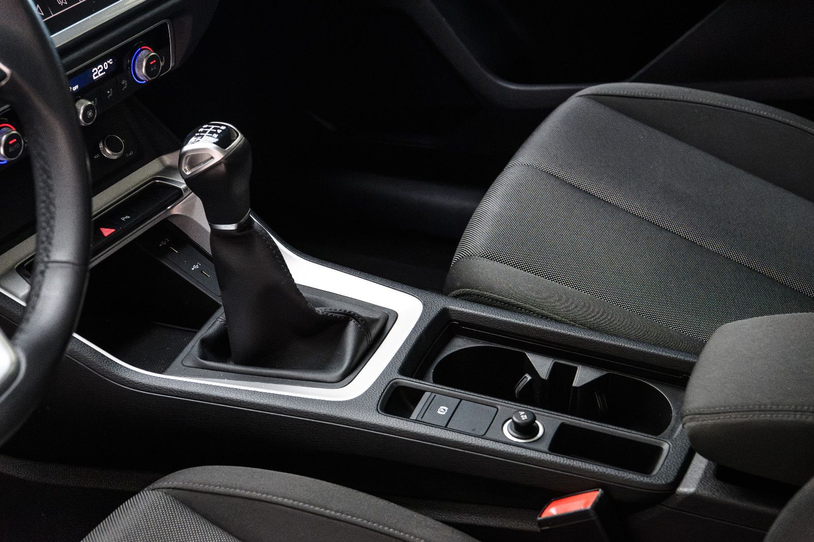 Fahrzeugabbildung Audi Q3 35 TFSI advanced +LED +KAMERA +NAVI +AHK