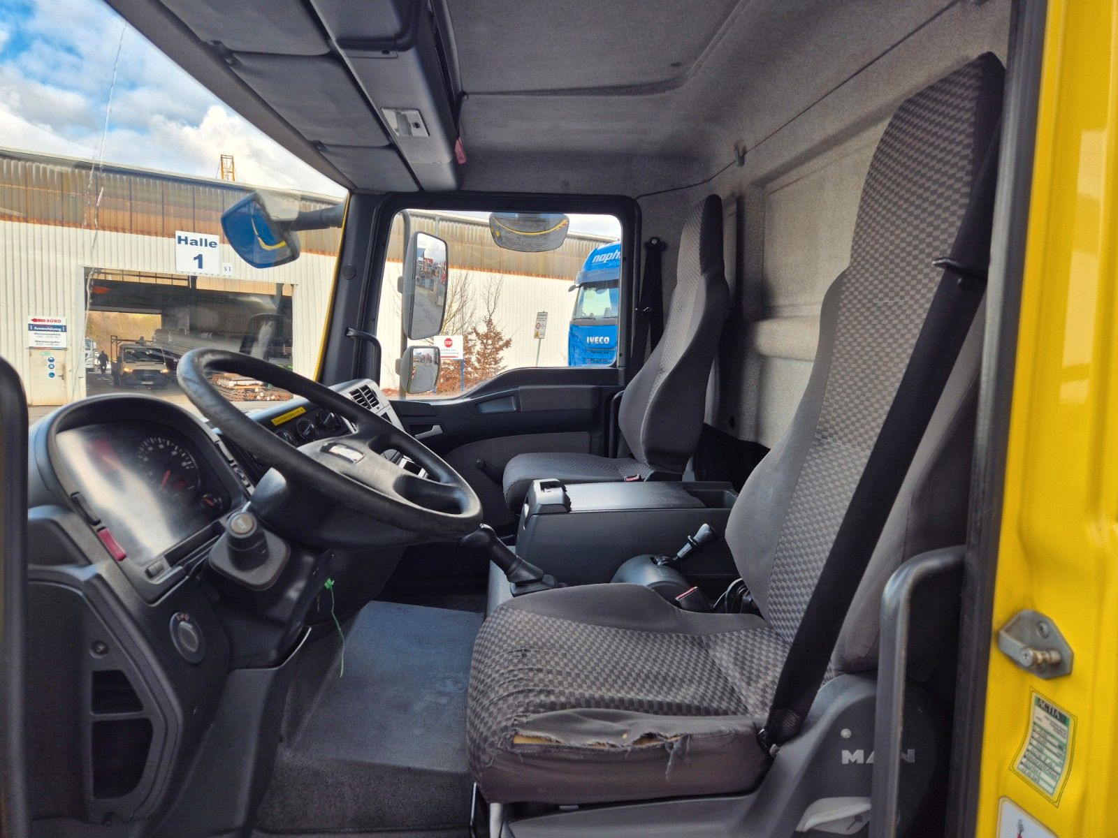 Fahrzeugabbildung MAN TGL 8.150 4x2 Bison Palfinger TKA 30
