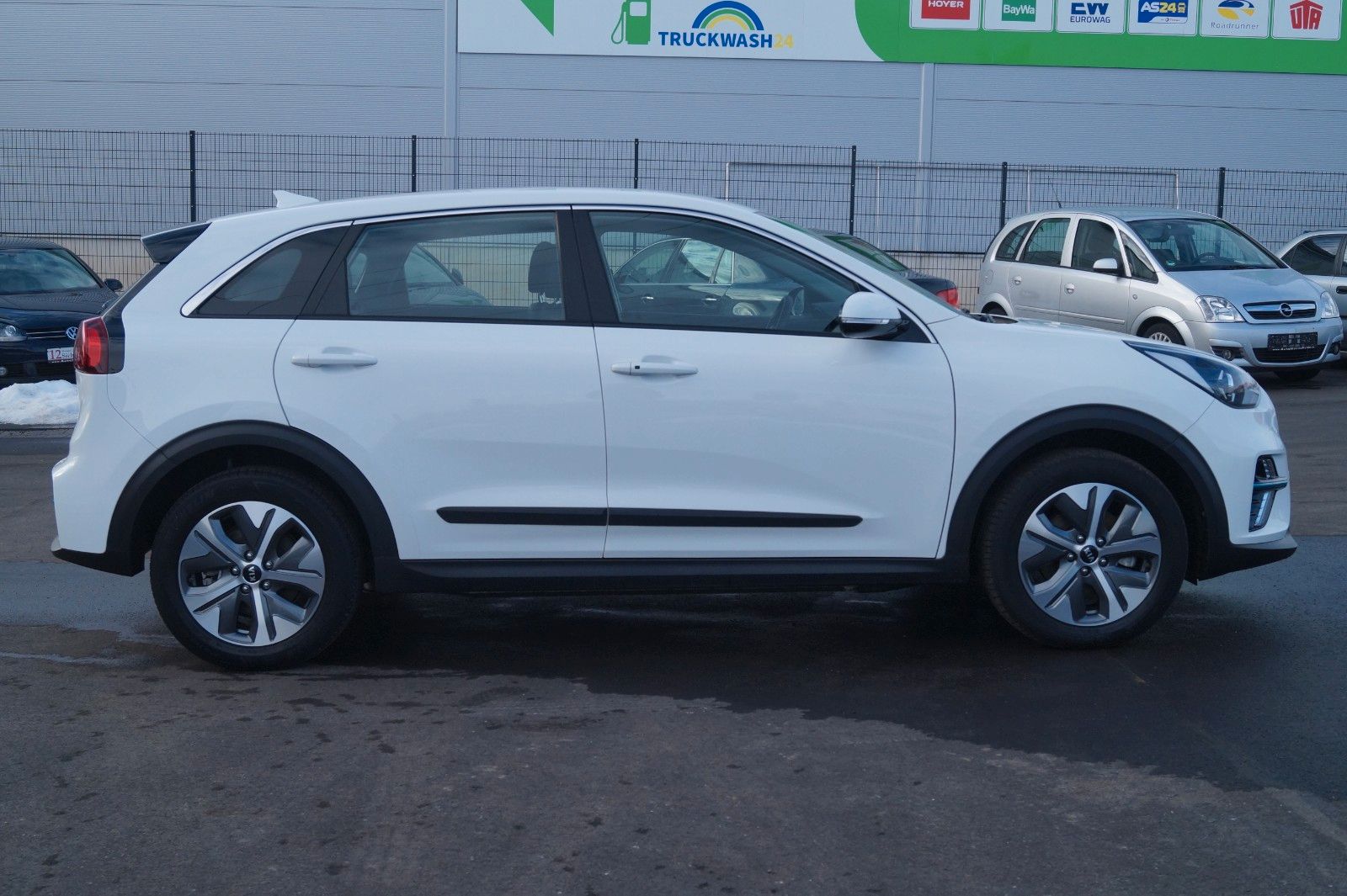 Fahrzeugabbildung Kia Niro 64kwH/150kw/SOH 97%/Wä.Pumpe