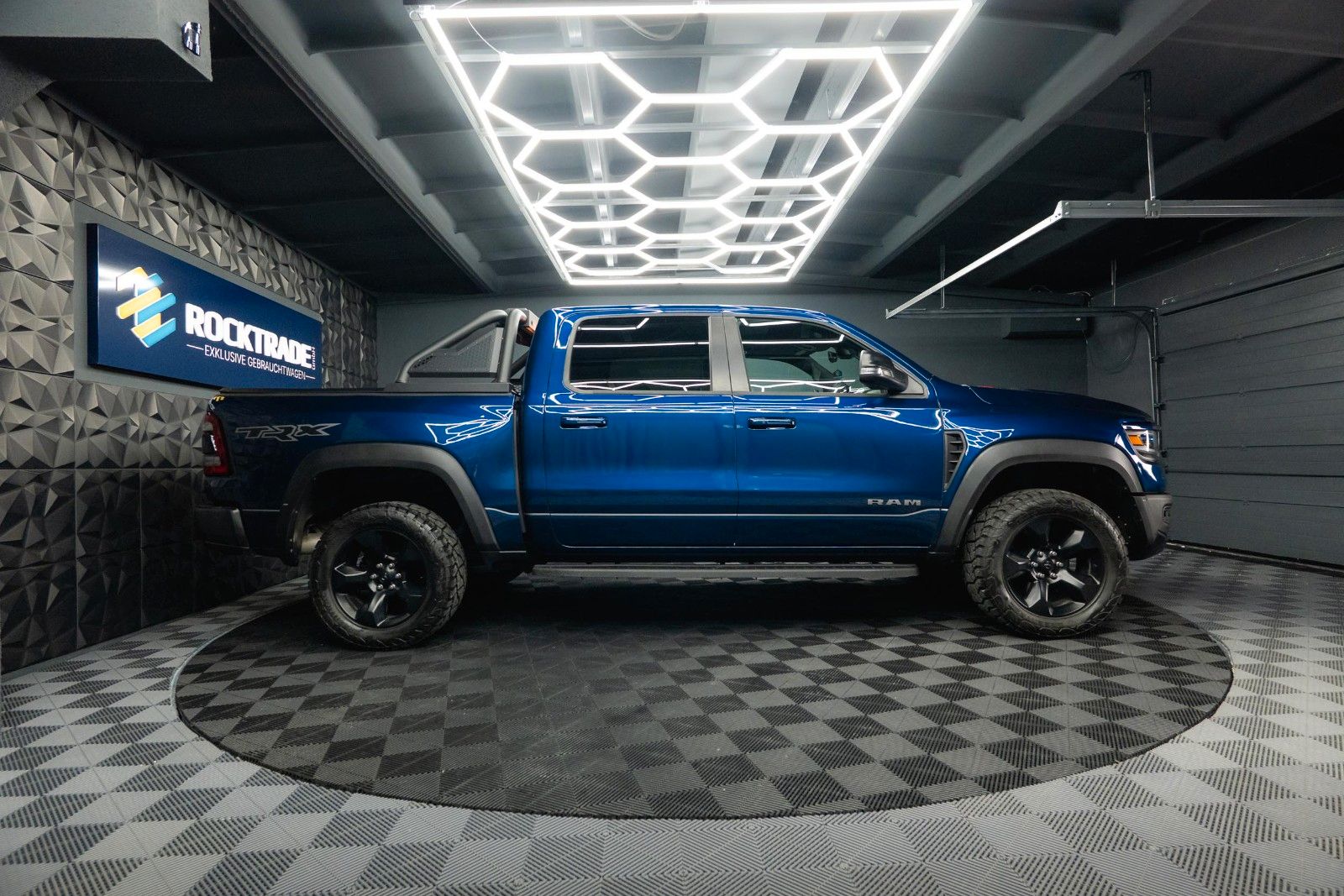 Fahrzeugabbildung Dodge RAM 5.7 V8 HEMI 4x4 LARAMIE TRX OFFROAD PAKET