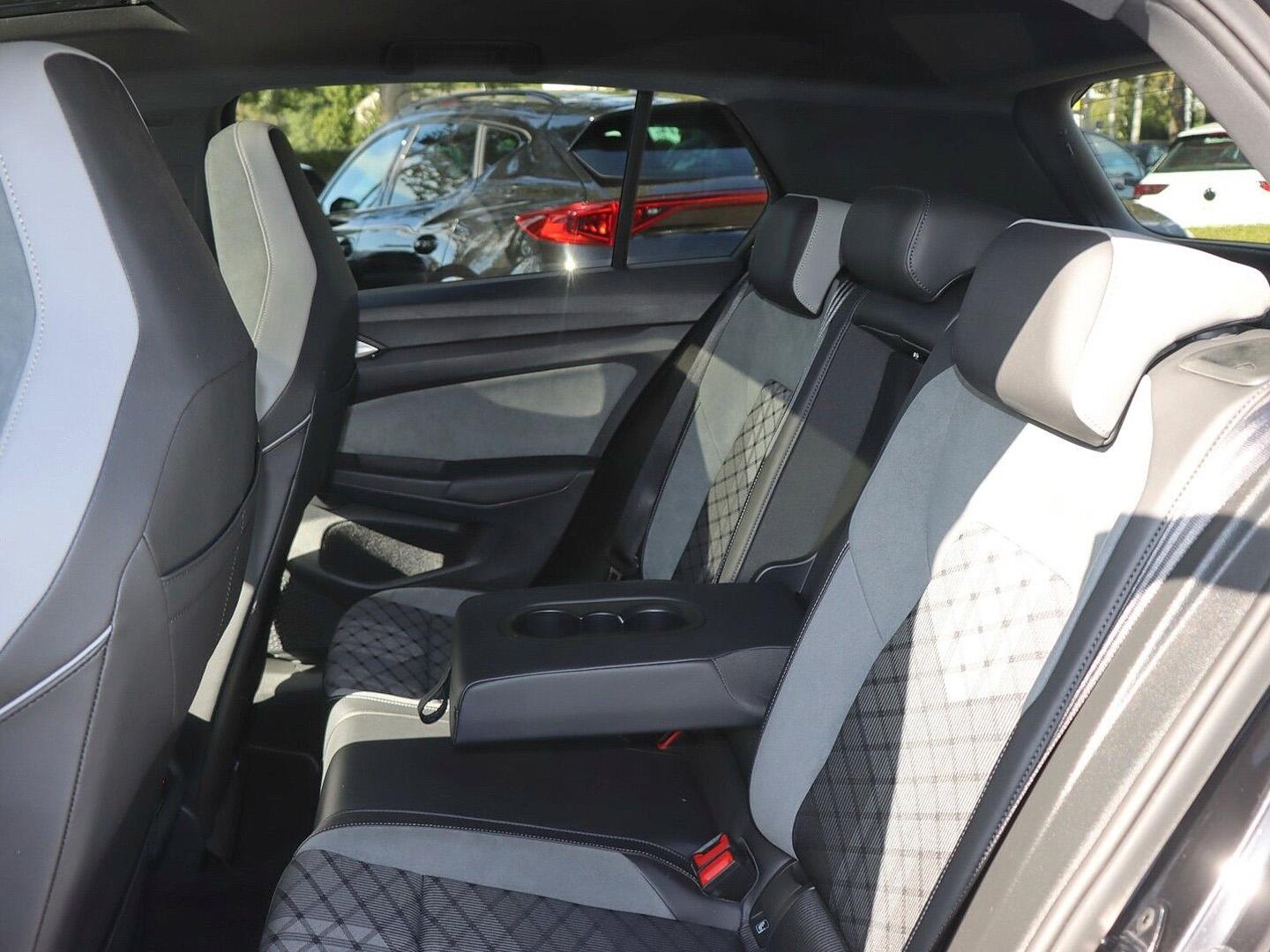 Volkswagen Golf VIII R-Line 1.5 eTSI OPF DSG PANO/ACC/LED/N, миниатюра 5