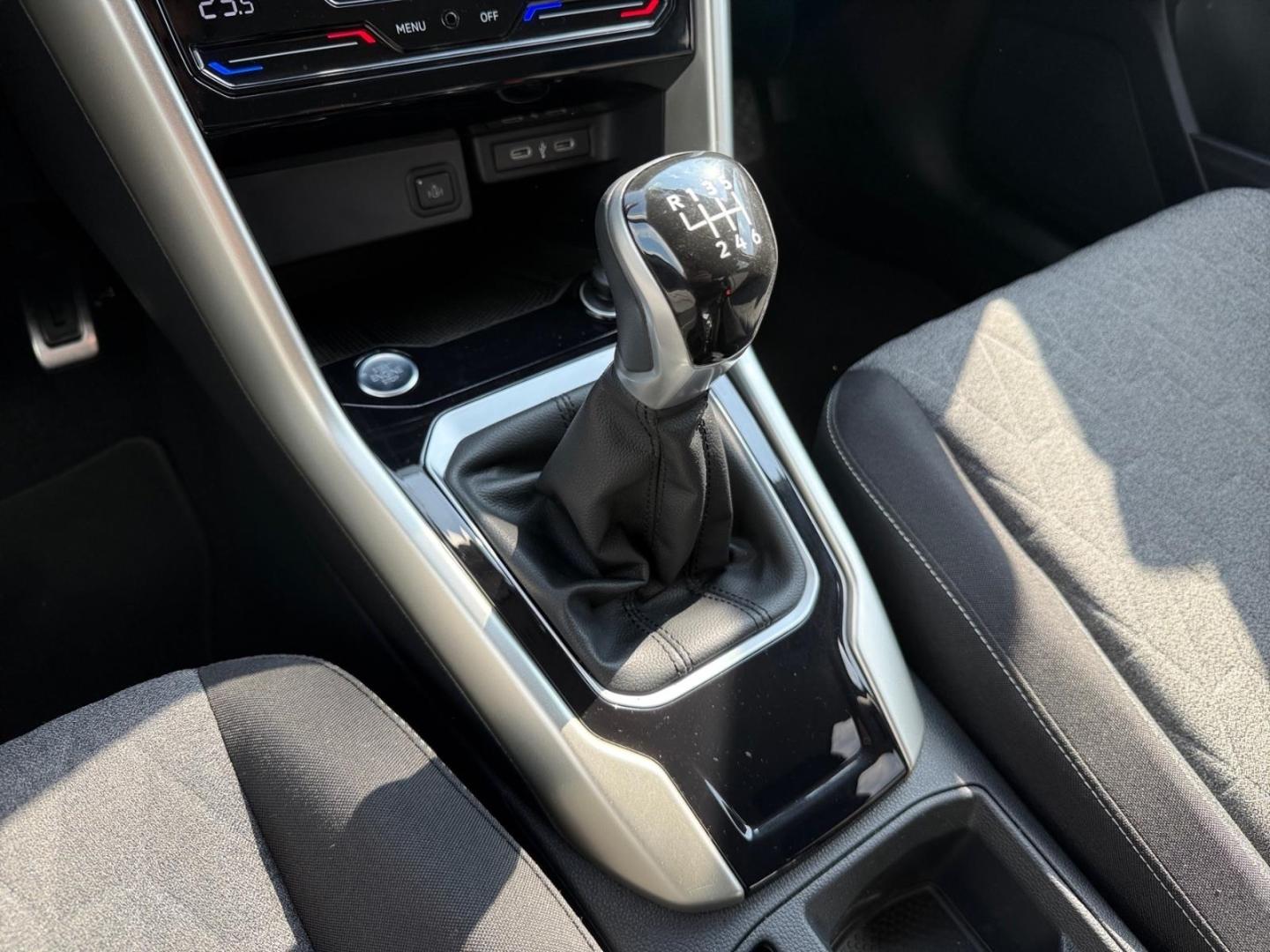 Volkswagen T-Roc Move 2.0 TDI mit Fahrschulbedienung Navi, миниатюра 30