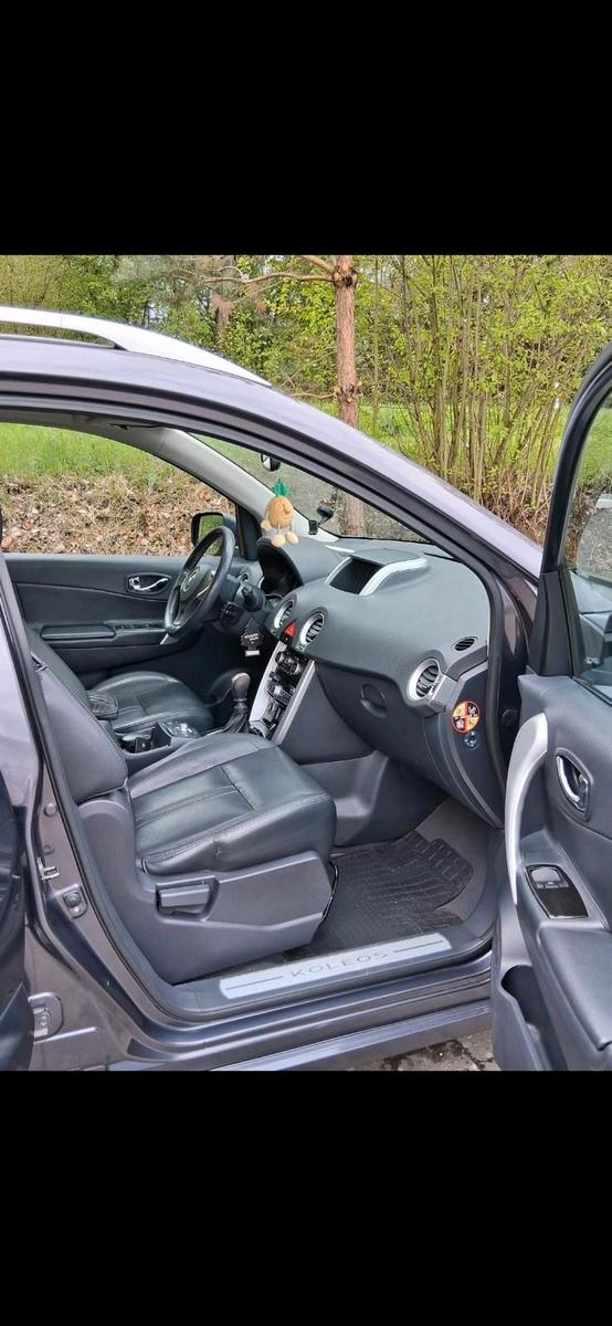 Renault Koleos 2010 — engine 173 HP (127kW)