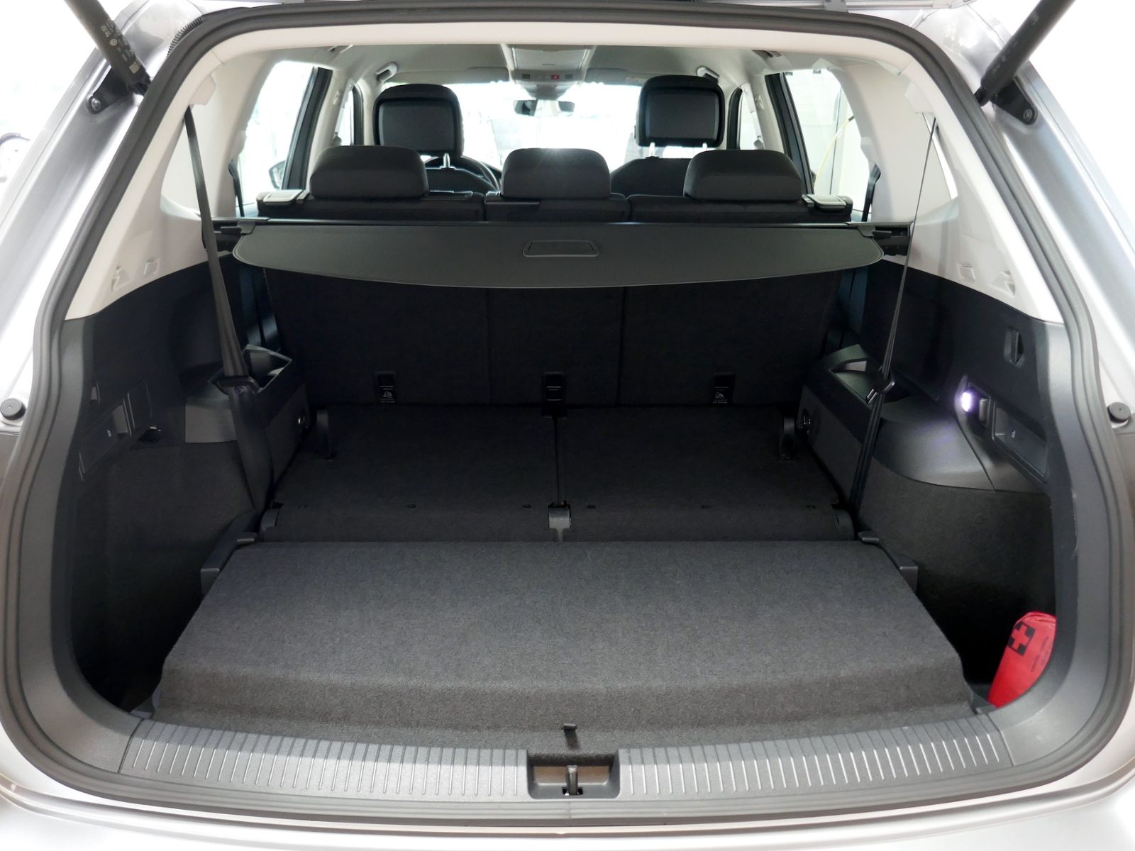 Fahrzeugabbildung Volkswagen Tiguan Allspace Life 1.5 TSI DSG | LED AHK ACC