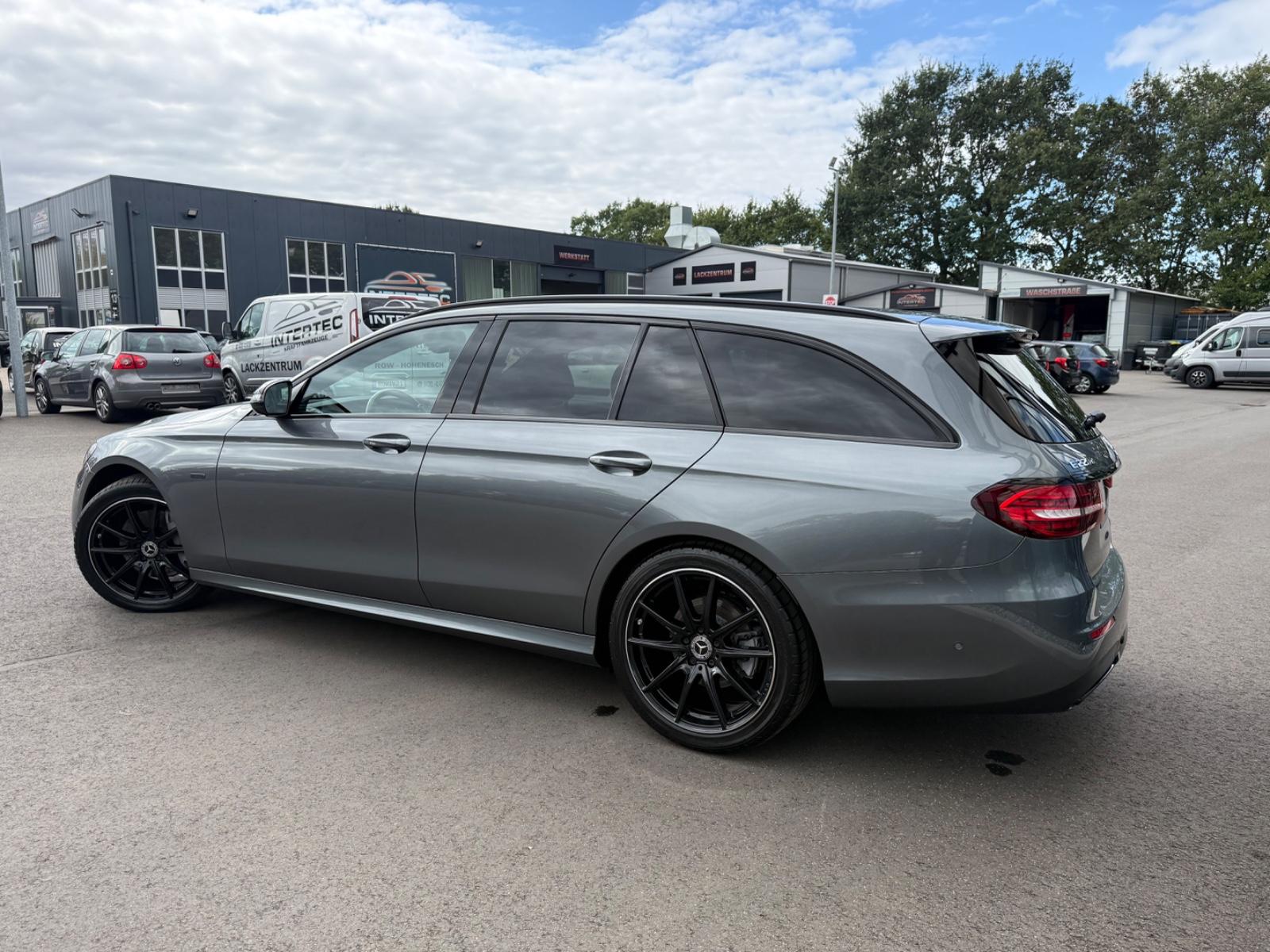 Mercedes-Benz E 220 T Night Edition AMG*ACC*LED*NAVI*CAM*PDC*