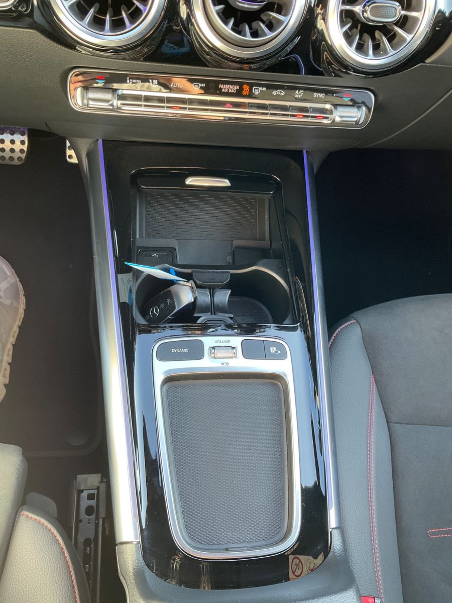 Fahrzeugabbildung Mercedes-Benz GLA 200 d,AMG,Kamera,AHK,Multibeam,Distronic