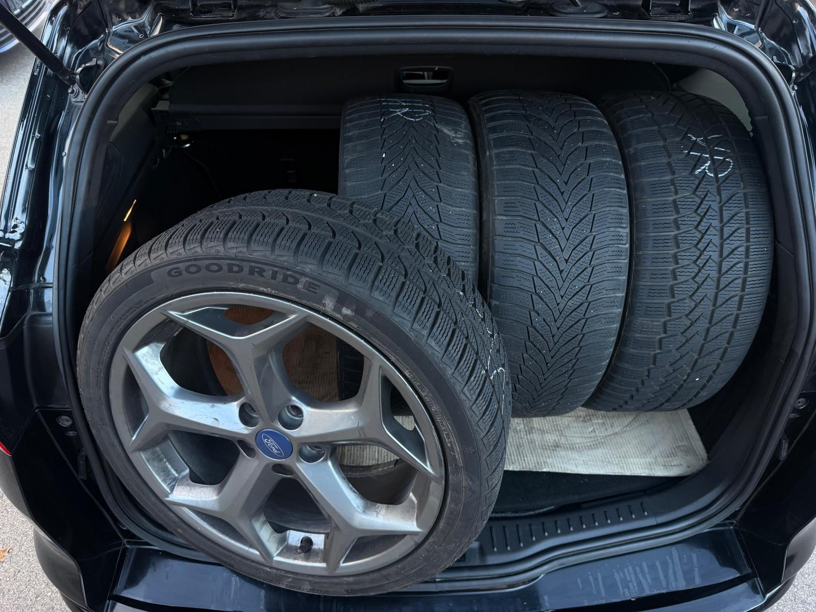Ford Focus 2015 — photo 27