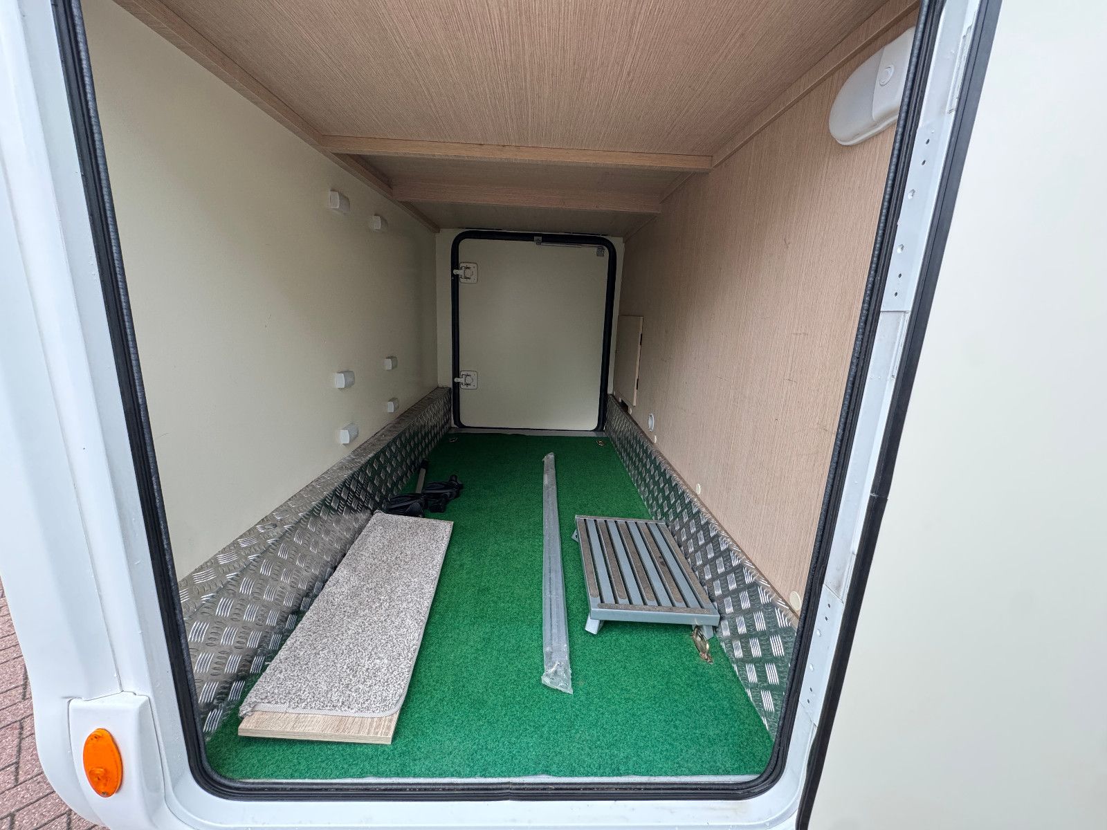 Fahrzeugabbildung Forster I 699 EB 4.4 TONNEN SOLAR LITHIUM WINTER PAKET