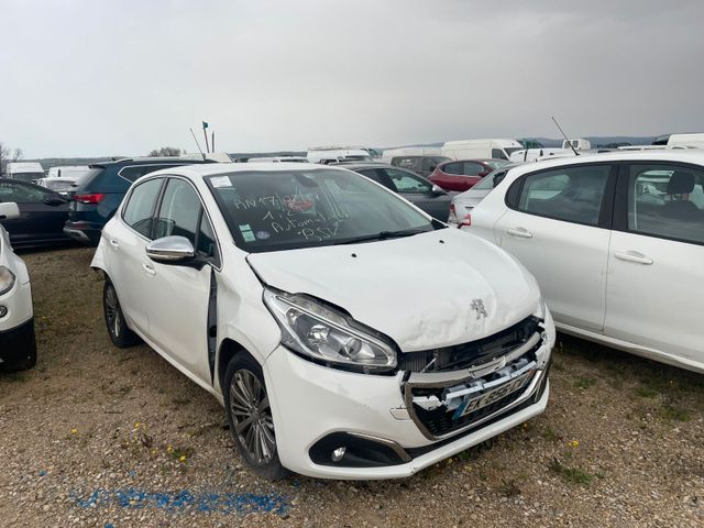 Peugeot 208 1.2 Allure PureTech 110 STOP & START